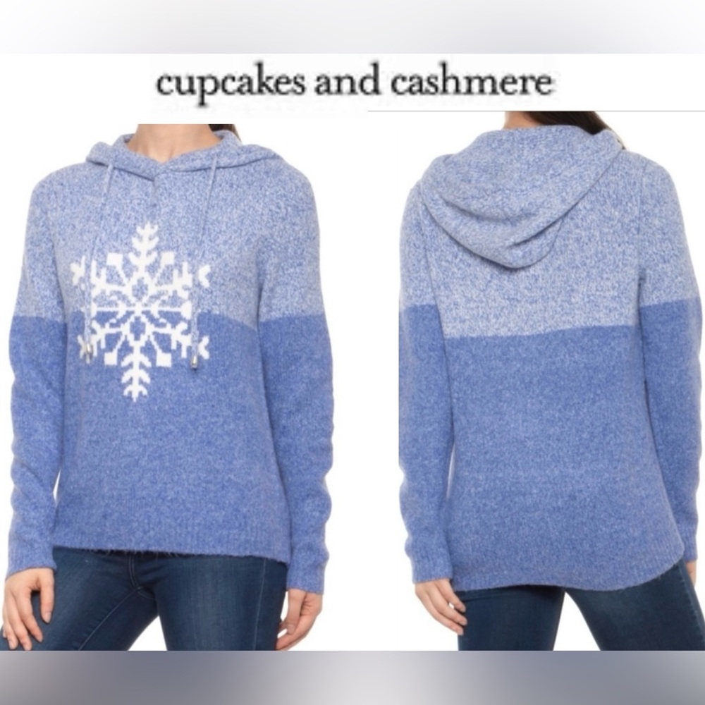 Cupcakes and Cashmere‎ Women’s Small Blue Color Block Snowflake Hoodie Sweater